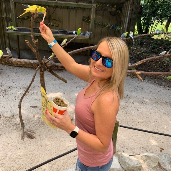 Meet your Posher, Danielle - Picture 5 of 9